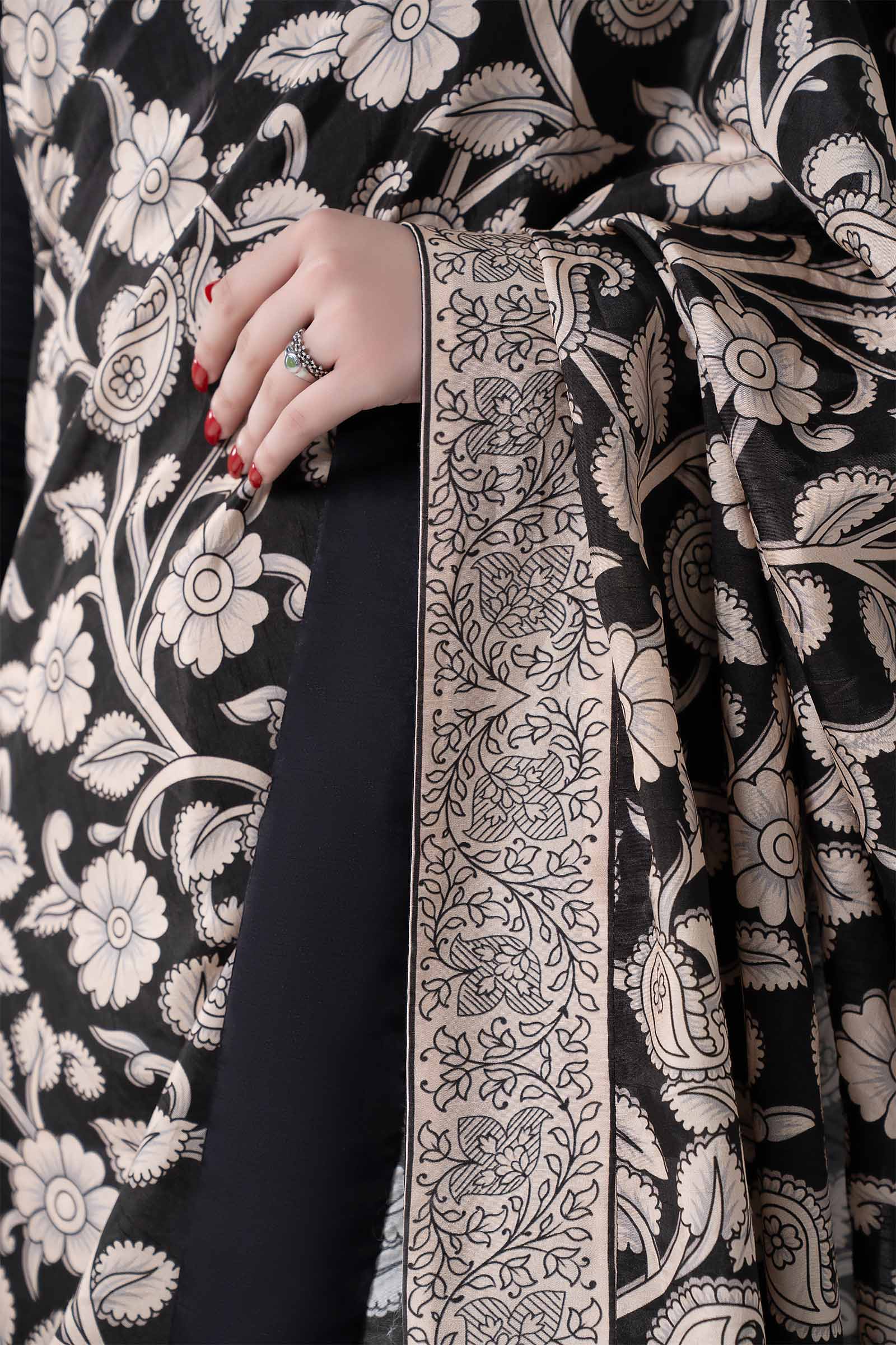 Printed Raw Silk Saree - Image 4