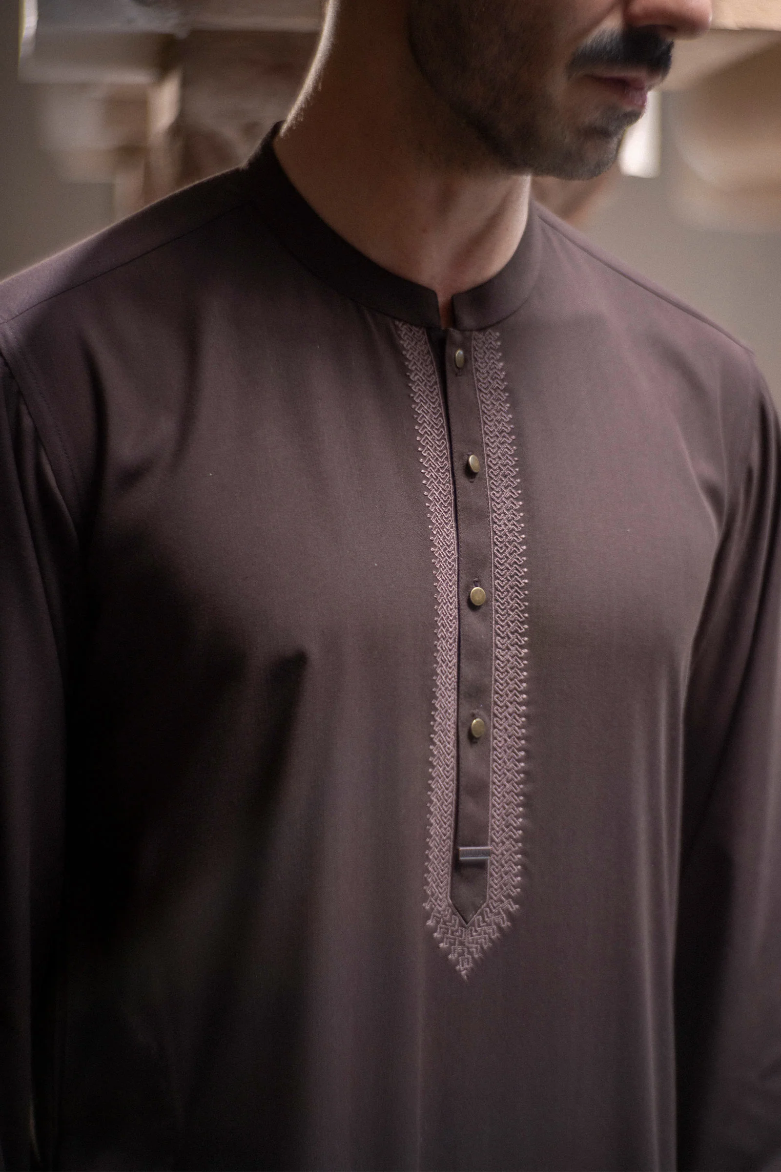 Embroidered Blended Kurta - Image 3