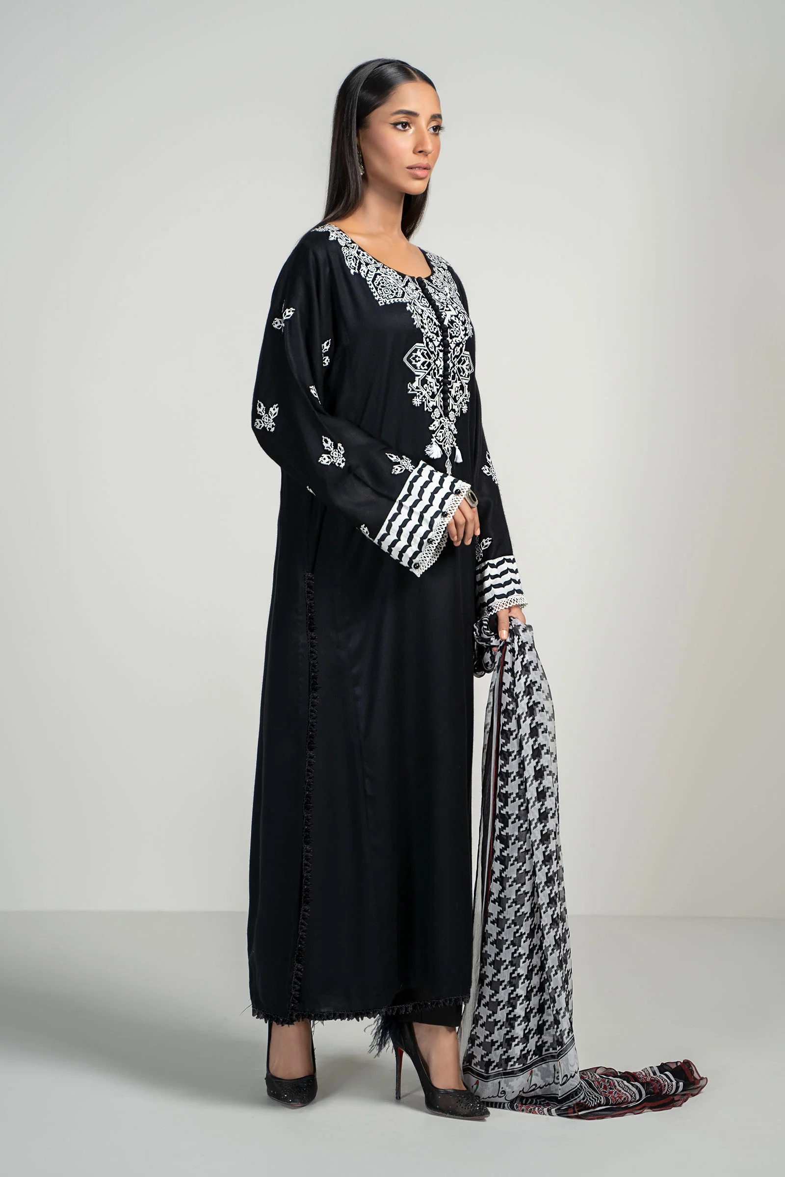 3 Piece Dyed Lawn Suit - Image 3